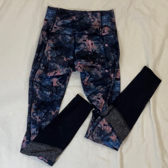 Lululemon Athletica Cycle Leggings | Size 6 | Mesh Bottom | Padded Butt | NWOT - Picture 5 of 9